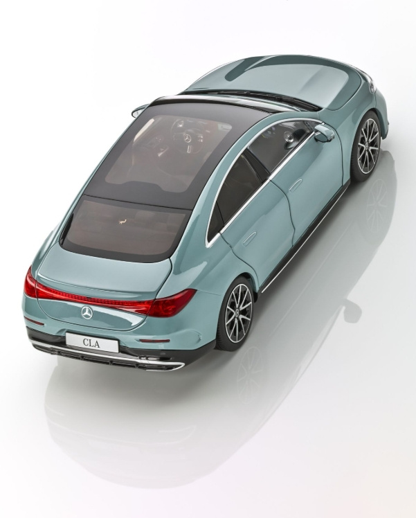 MODEL 1:18 CLA COUPÉ, C178