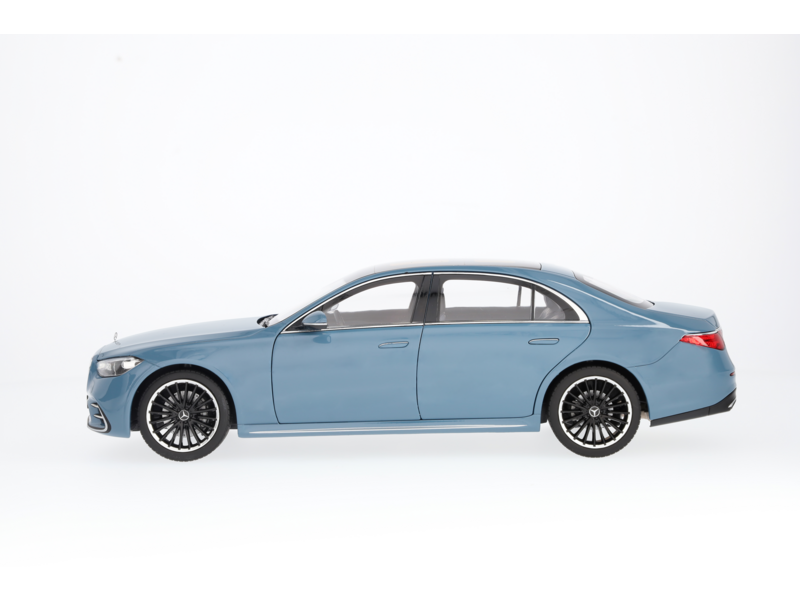 MODEL 1:18 S KLASA V223