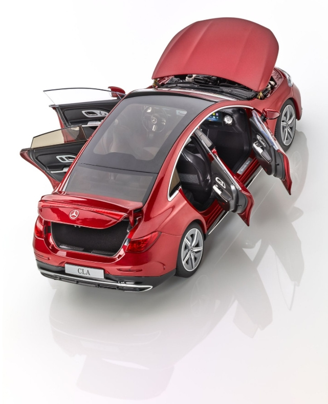 MODEL 1:18 CLA COUPE C178