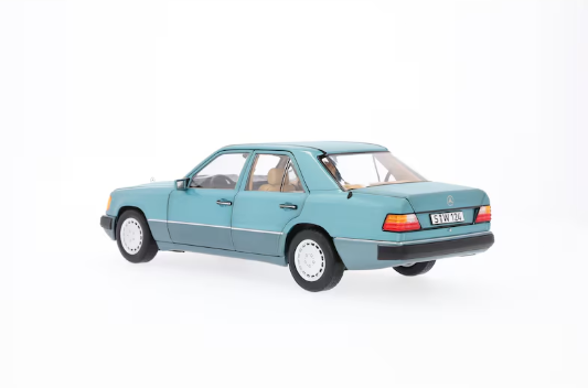 MODEL 1;18 Mercedes 230E W124 Rosewood Metallic De