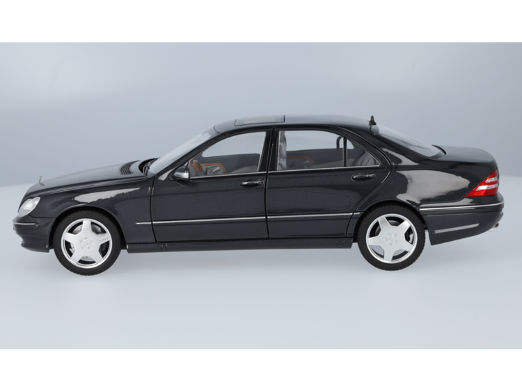 MODEL 1:18 S W220 TEKTITE GREY