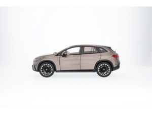 MODEL 1:18 EQE SUV X294